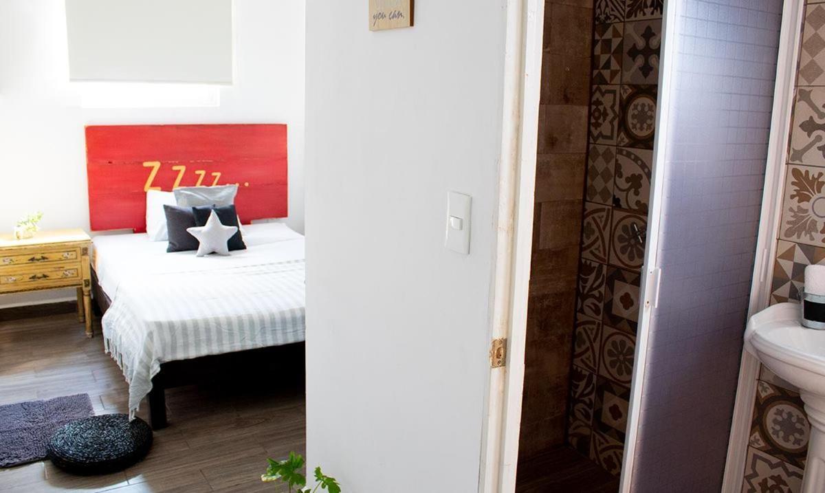 La Casa Del Barrio Hotel Монтерей Екстериор снимка
